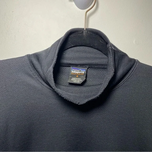 Patagonia Women's black long sleeve turtleneck thermal layering top in size S - Picture 3 of 8
